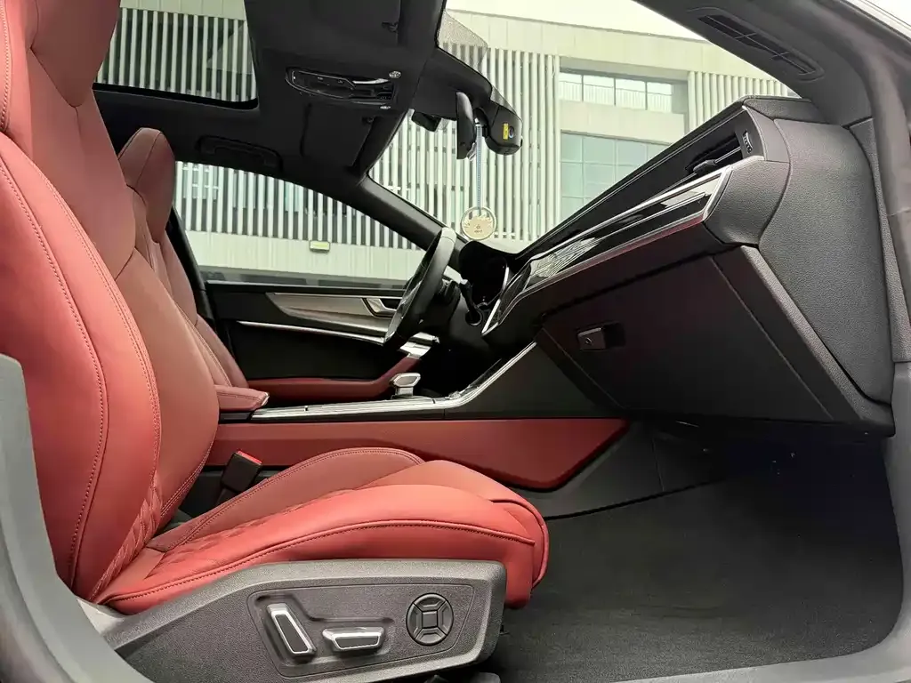 Audi A7L — фото 5