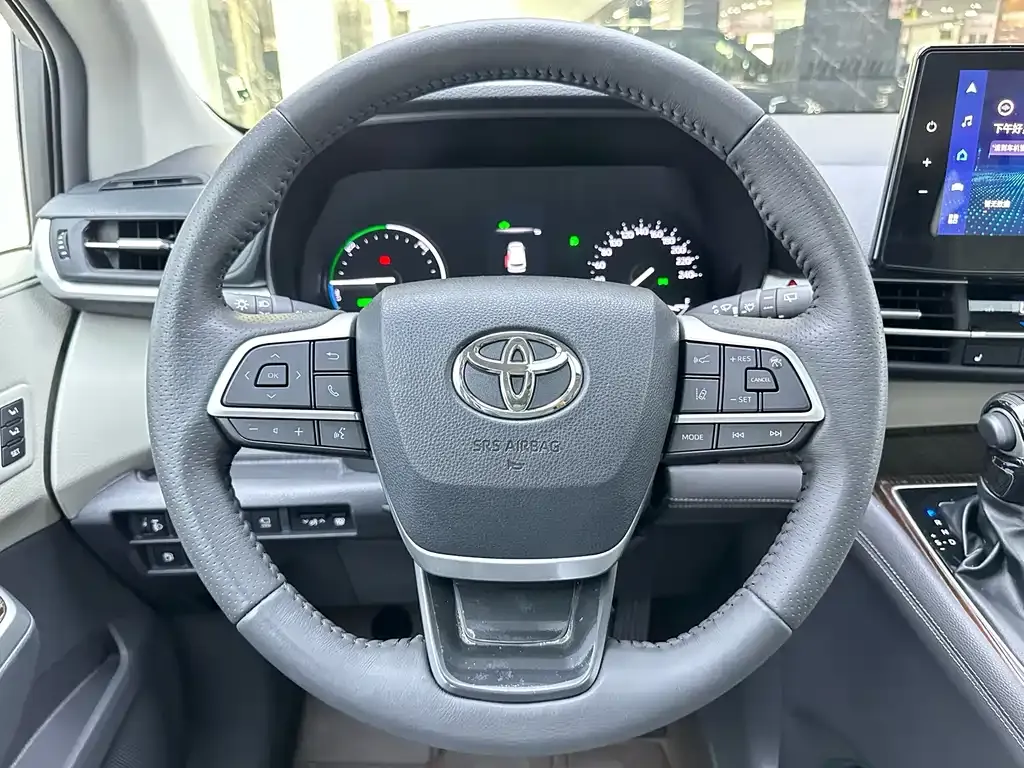 Toyota Granvia — фото 4