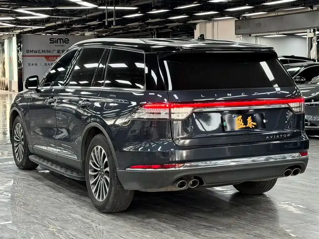 Lincoln Aviator — фото 8
