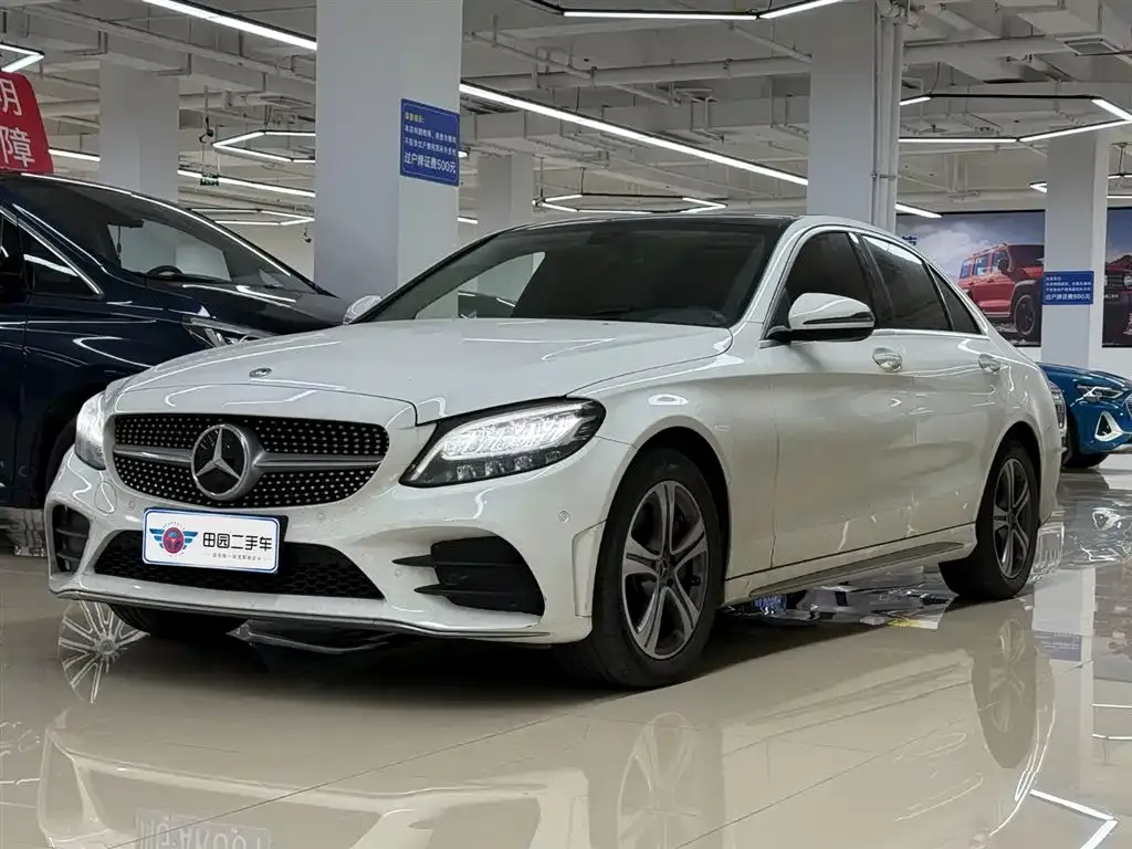 Mercedes-Benz C-Class — фото 1