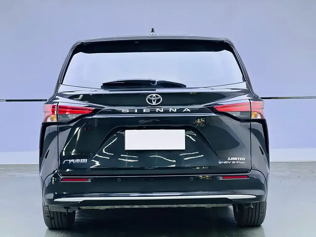 Toyota Sienna — фото 10