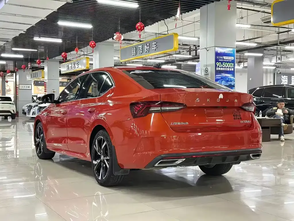 Skoda Octavia — фото 4
