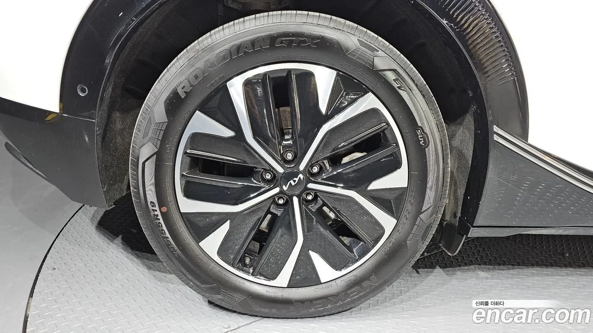 Kia EV6 — фото 6
