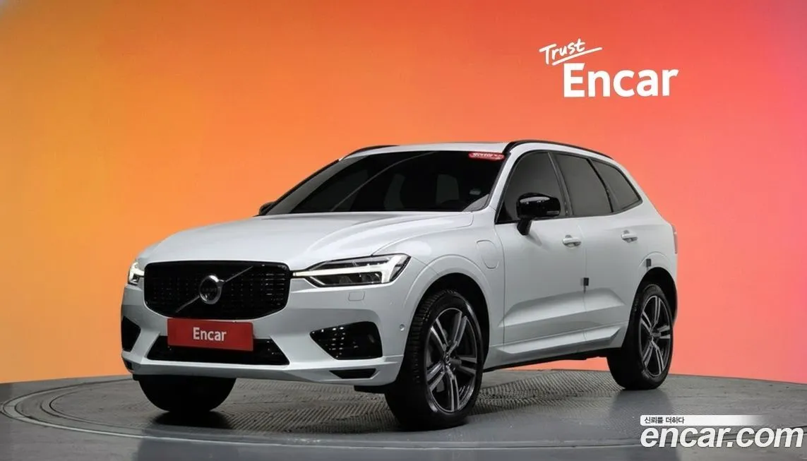 Volvo XC60 — фото 1