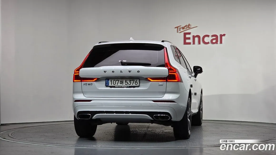 Volvo XC60 — фото 4