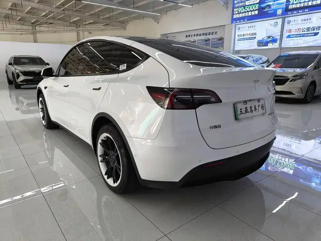 Tesla Model Y — фото 5