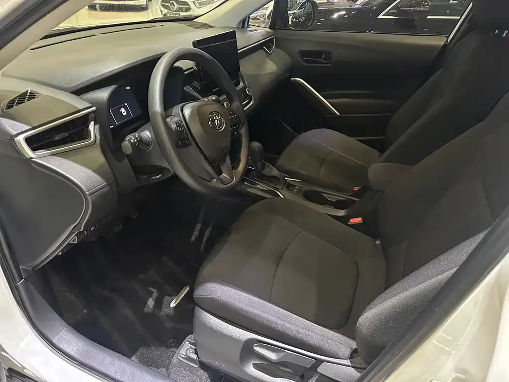 Toyota Corolla Cross — фото 2