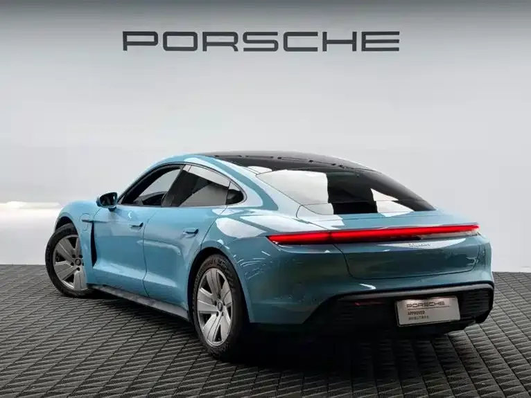 Porsche Taycan — фото 7