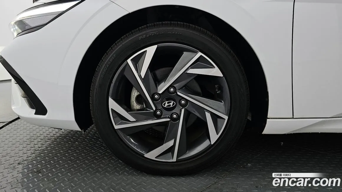 Hyundai AVANTE — фото 3