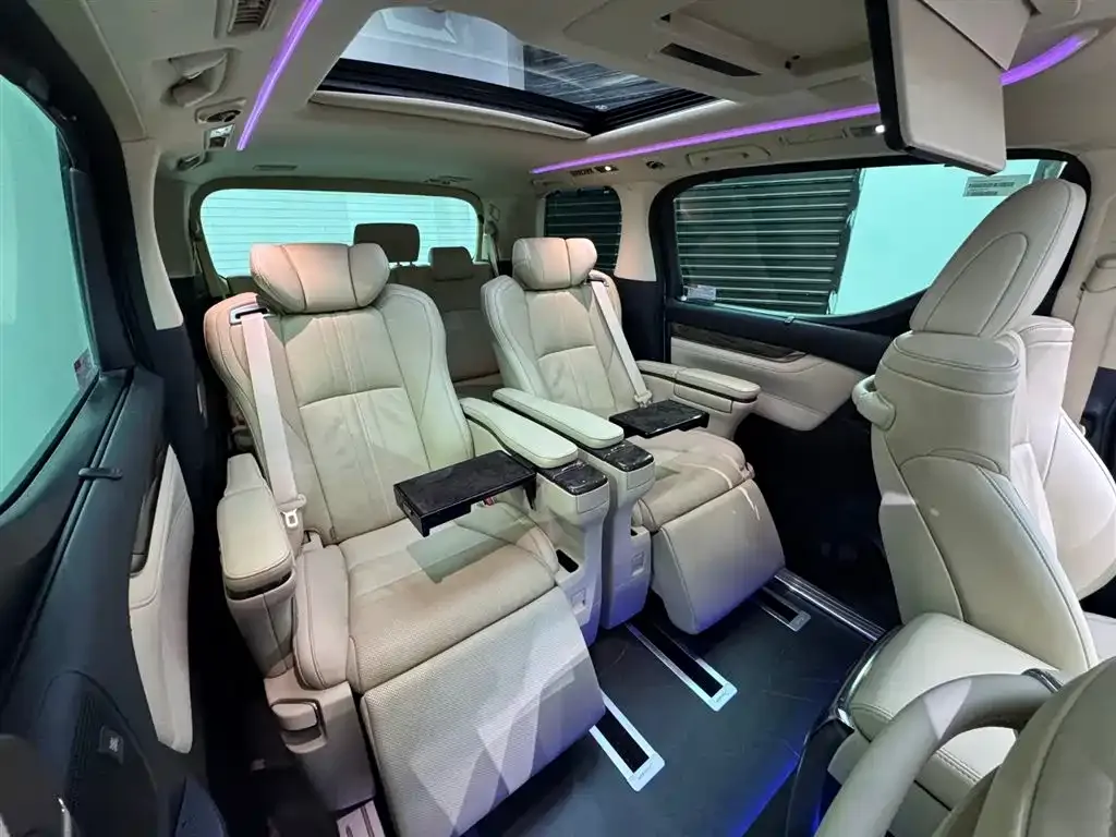 Toyota Alphard — фото 10