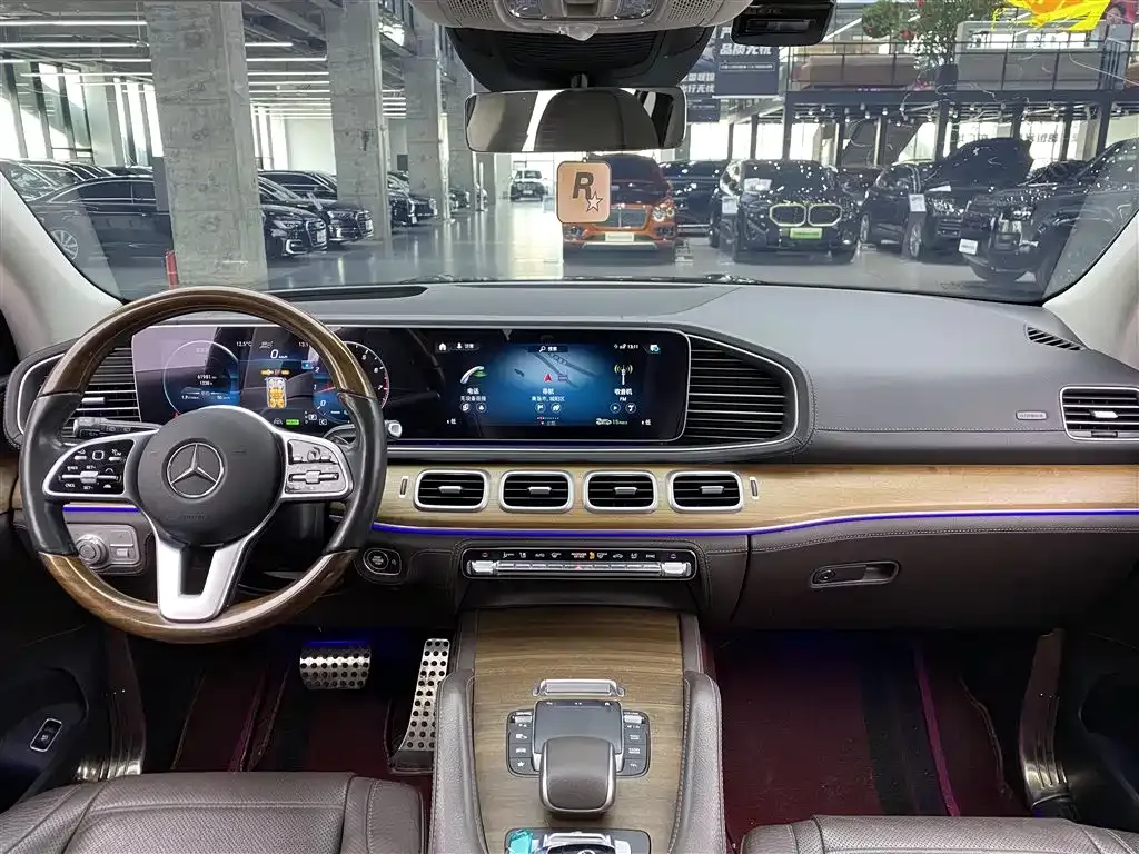 Mercedes-Benz GLS — фото 9