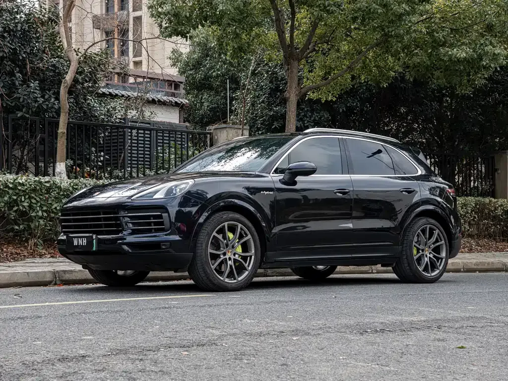 Porsche Cayenne Hybrid — фото 1