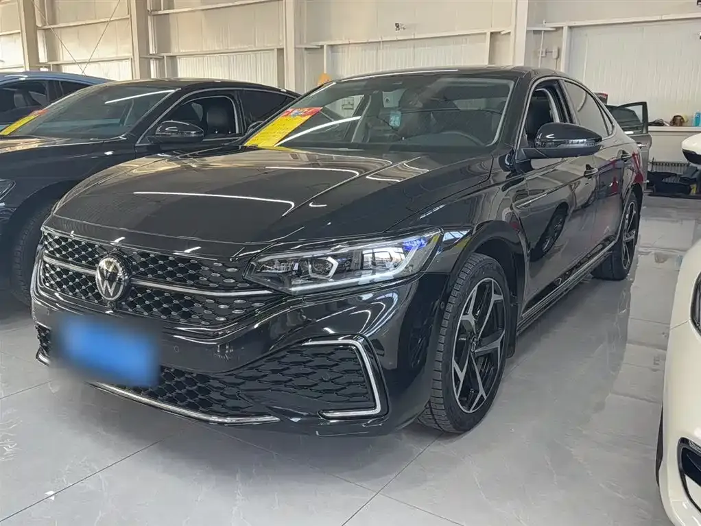 Volkswagen Passat — фото 1