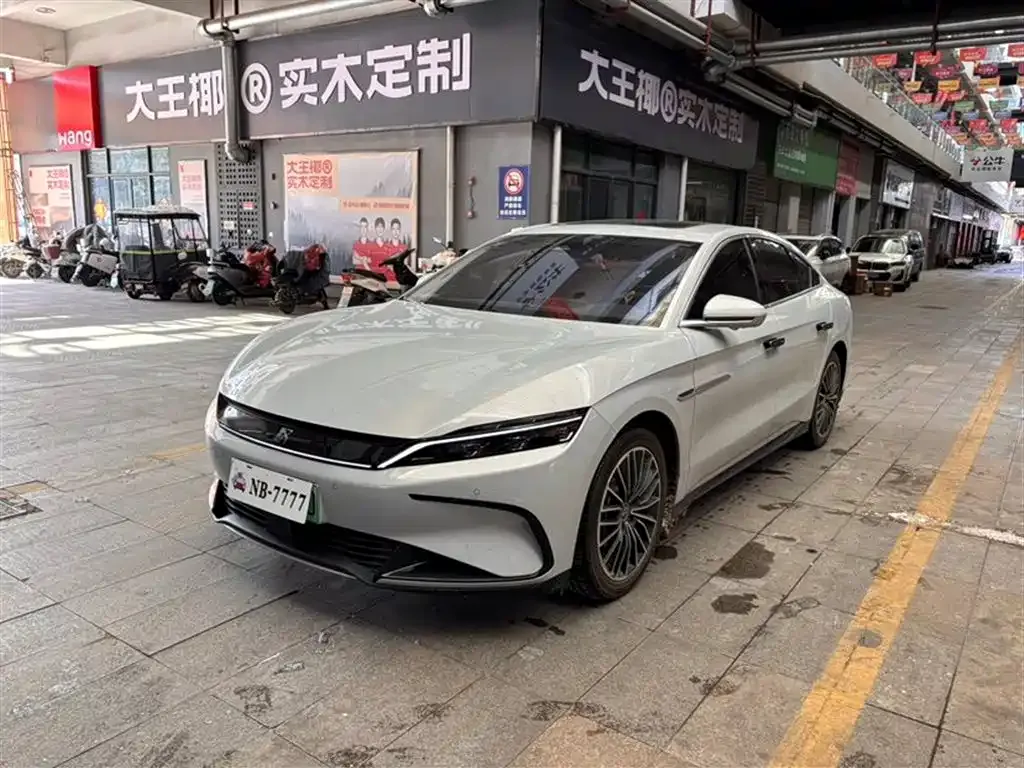 BYD Han — фото 1