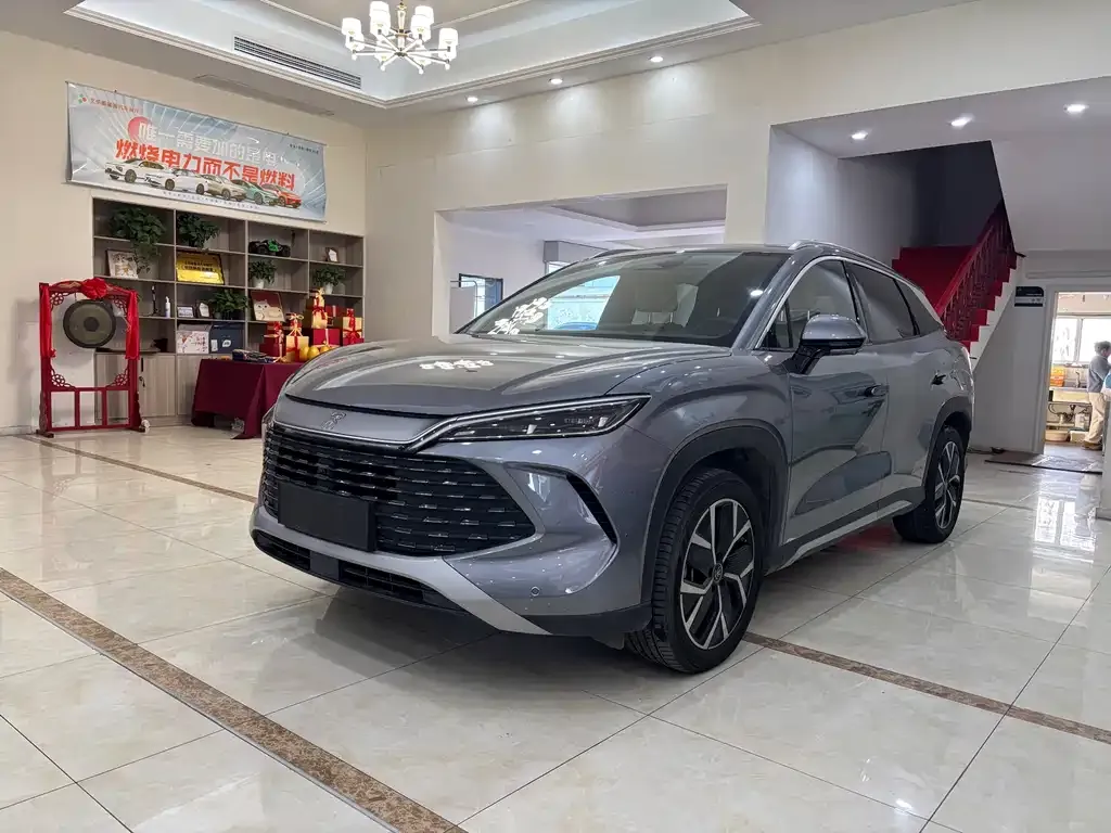 BYD L DM-i — фото 1