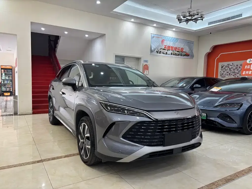 BYD L DM-i — фото 3