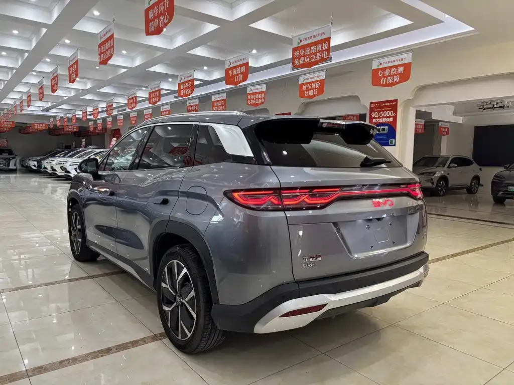 BYD L DM-i — фото 10