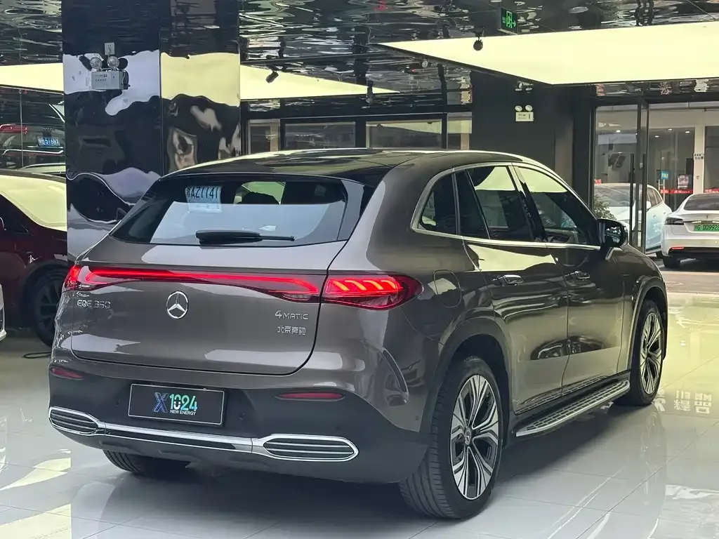 Mercedes-Benz EQE SUV — фото 3