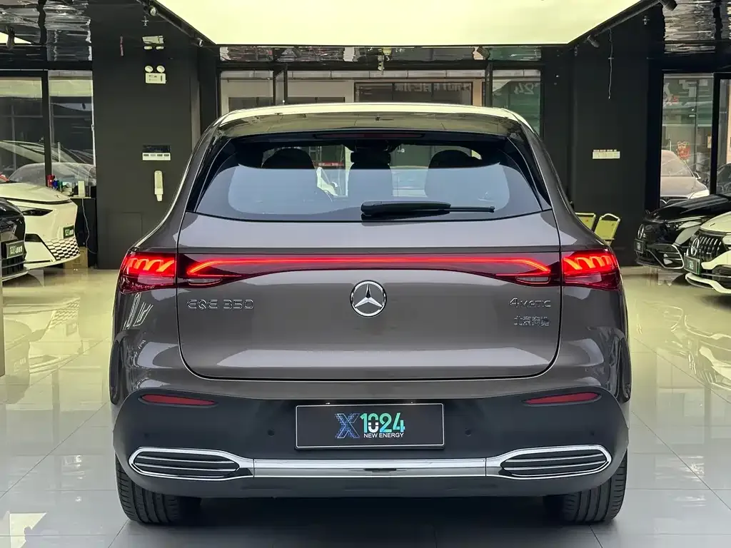 Mercedes-Benz EQE SUV — фото 8
