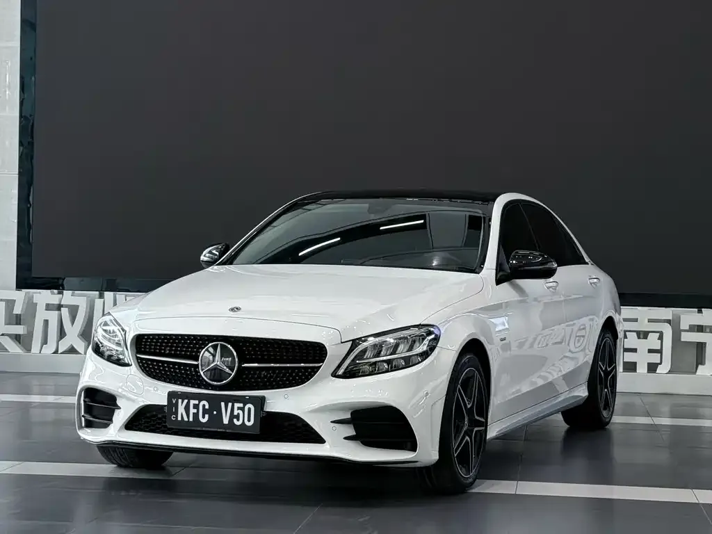 Mercedes-Benz C-Class — фото 1