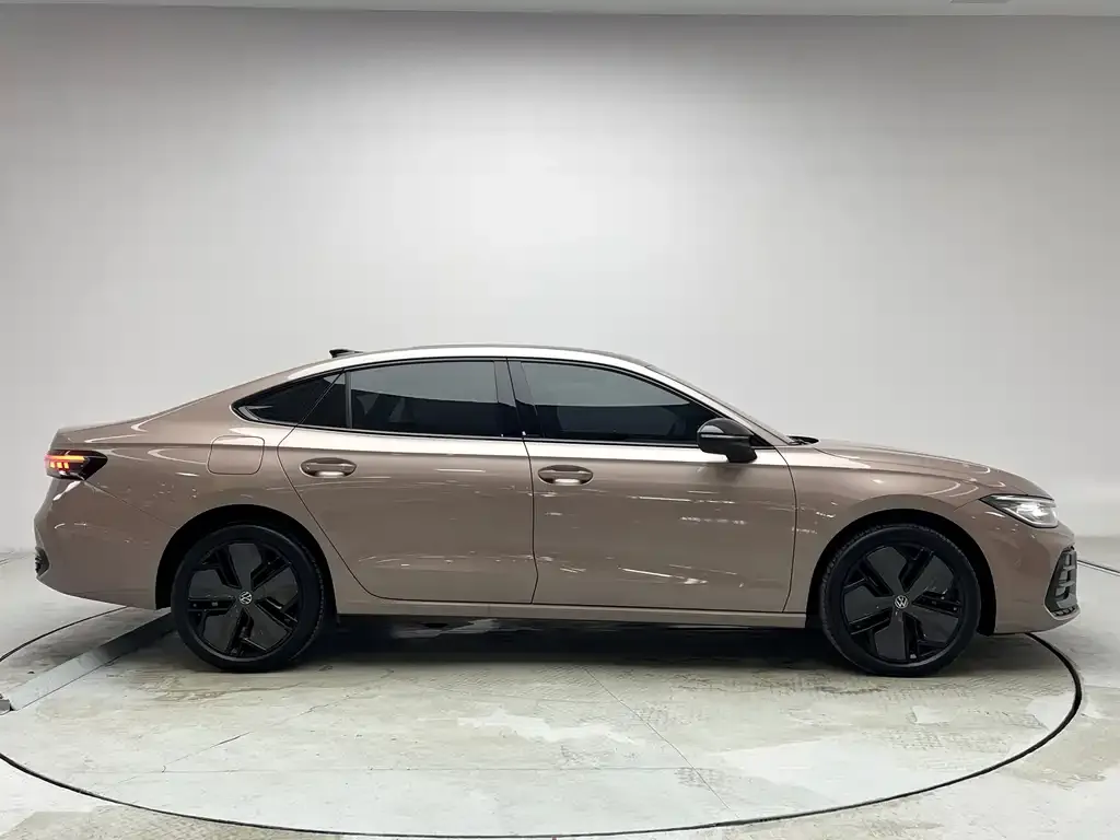 Volkswagen Passat — фото 2