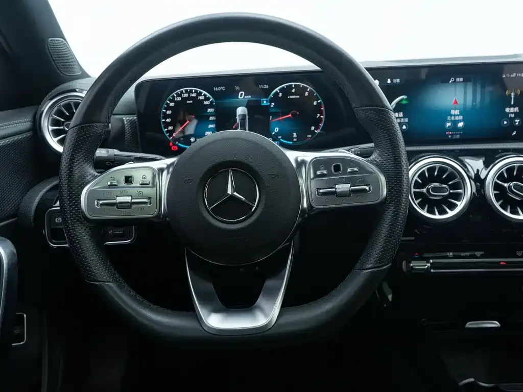 Mercedes-Benz A-Class — фото 10