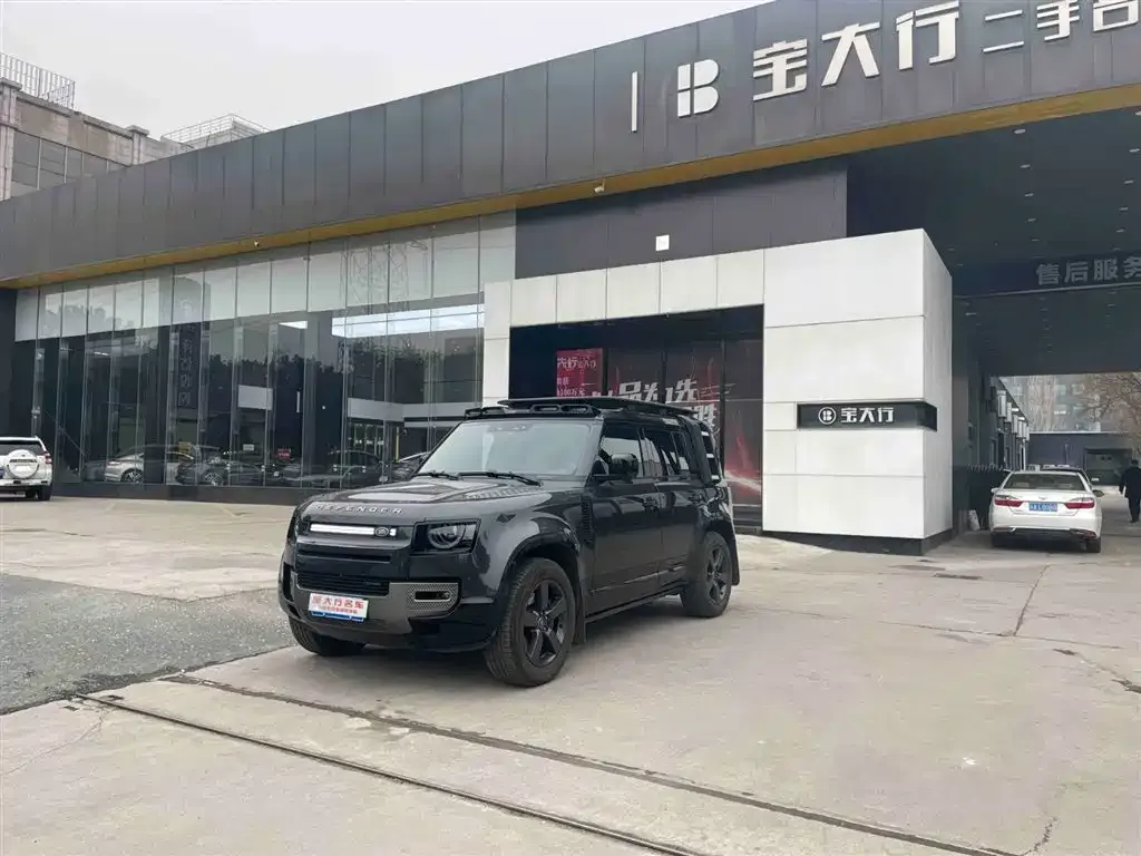 Land Rover Defender — фото 1