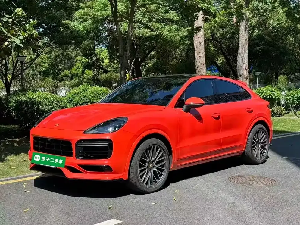 Porsche Cayenne — фото 1