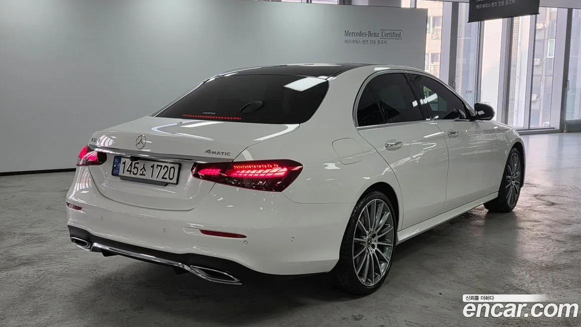 Mercedes-Benz E-Class — фото 10
