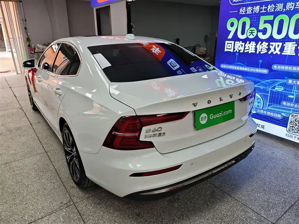 Volvo S60 — фото 10