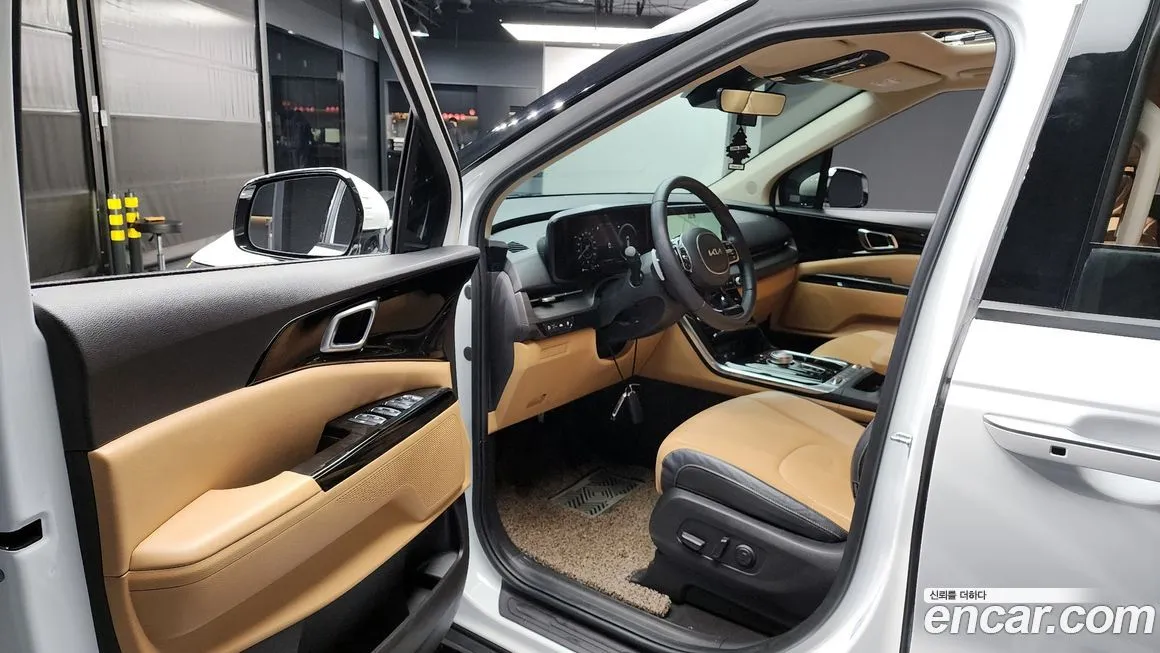 Kia Carnival — фото 10