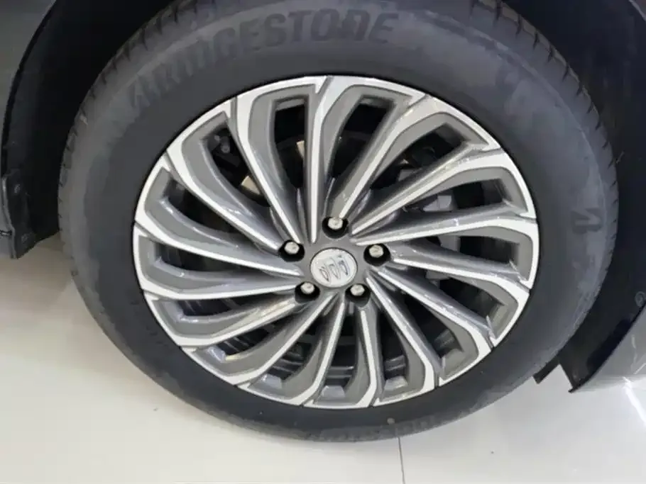 Buick LaCrosse — фото 6