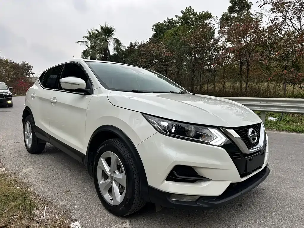 Nissan Qashqai — фото 7