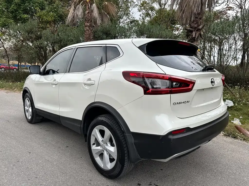 Nissan Qashqai — фото 5