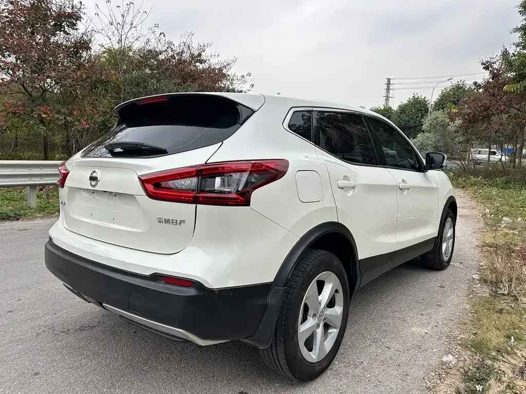 Nissan Qashqai — фото 8