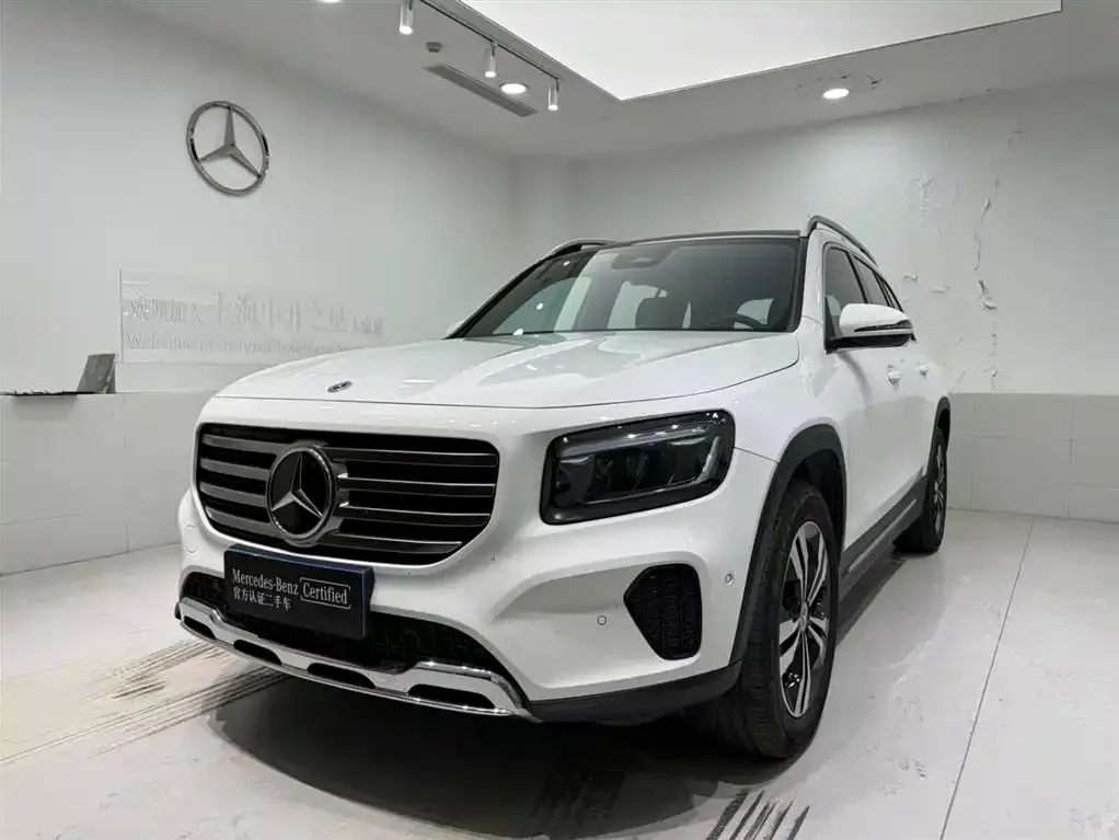 Mercedes-Benz GLB — фото 1