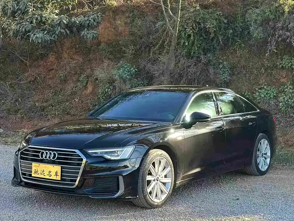 Audi A6L — фото 1