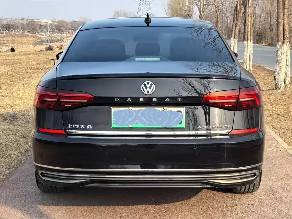 Volkswagen Passat New Energy — фото 7