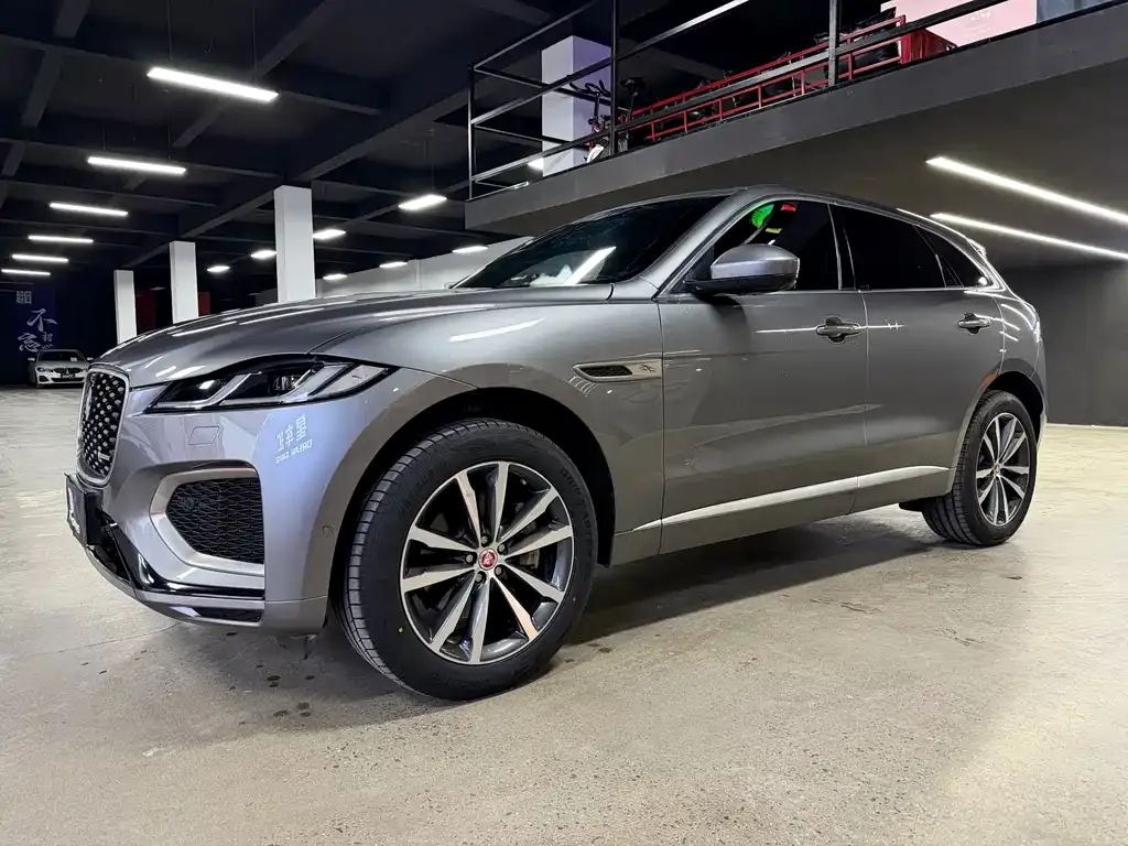 Jaguar F-PACE — фото 1