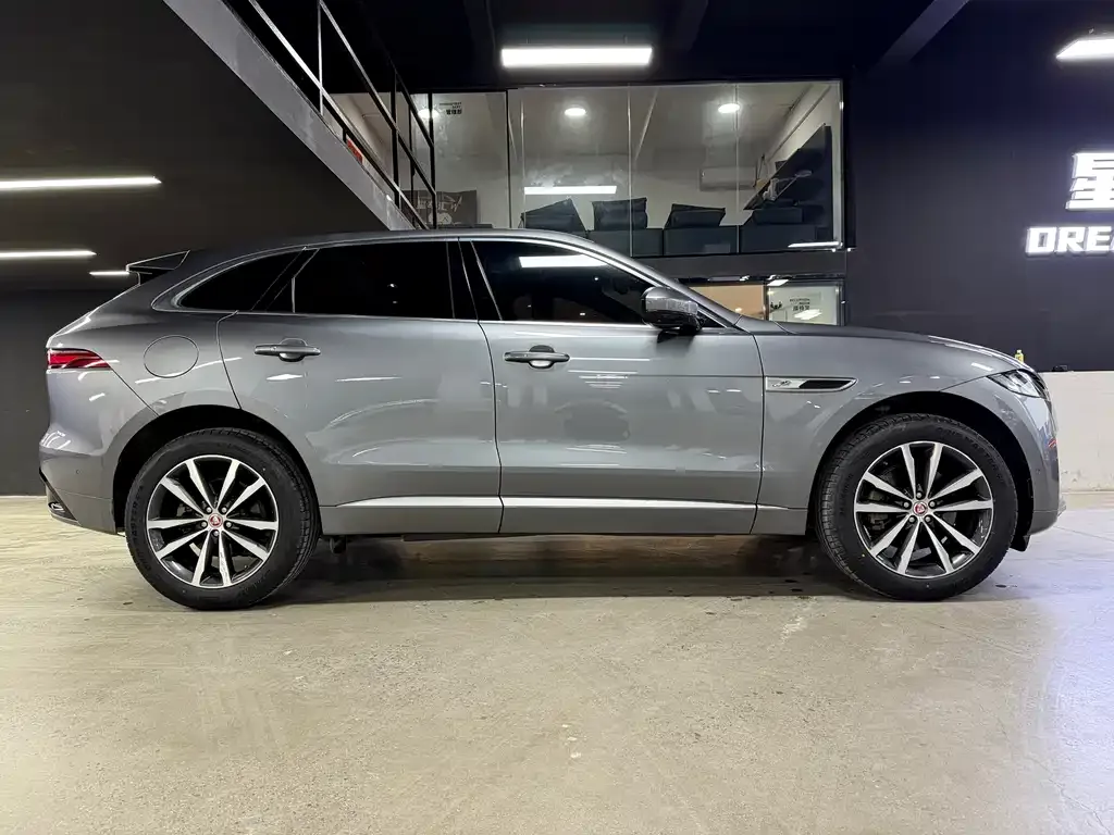 Jaguar F-PACE — фото 2