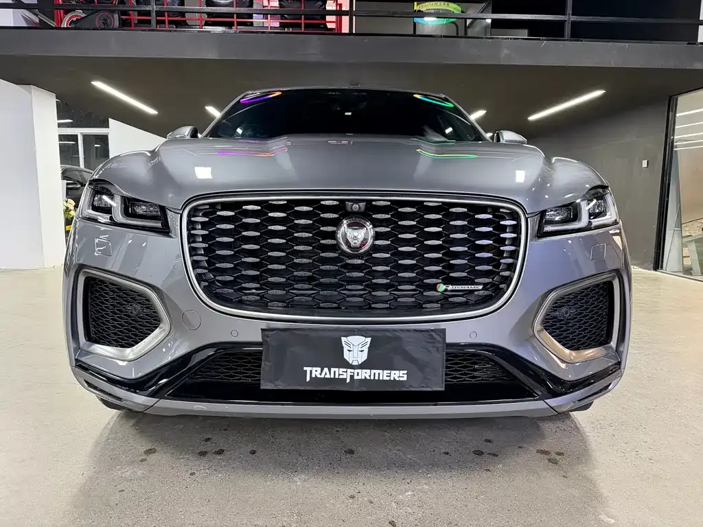 Jaguar F-PACE — фото 10