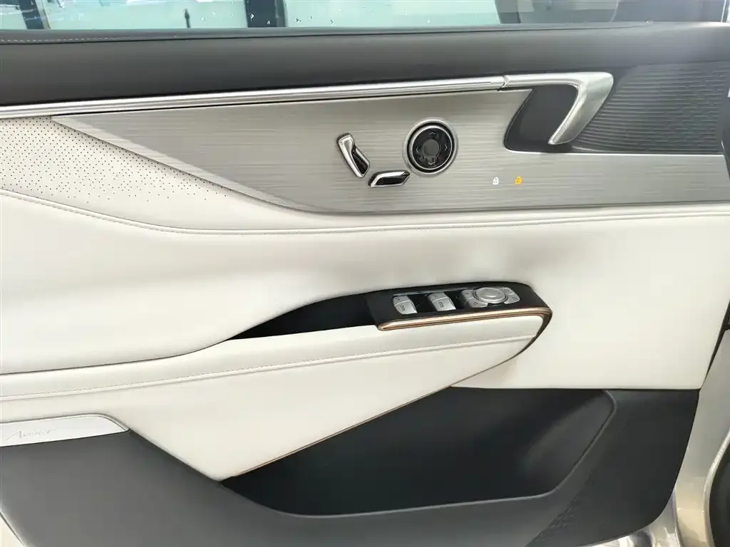 Buick GL8 Hybrid — фото 3