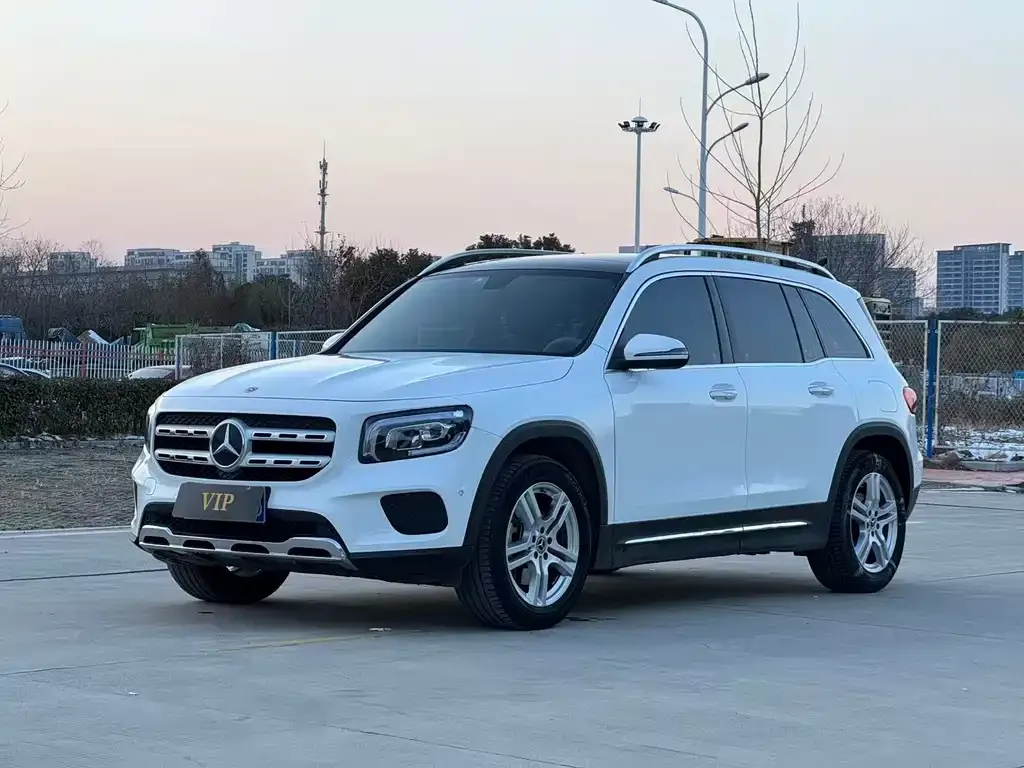 Mercedes-Benz GLB — фото 1