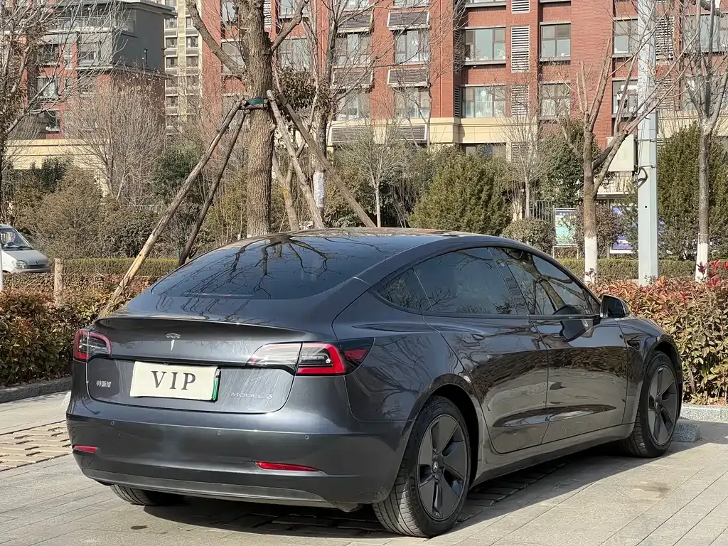 Tesla Model 3 — фото 6