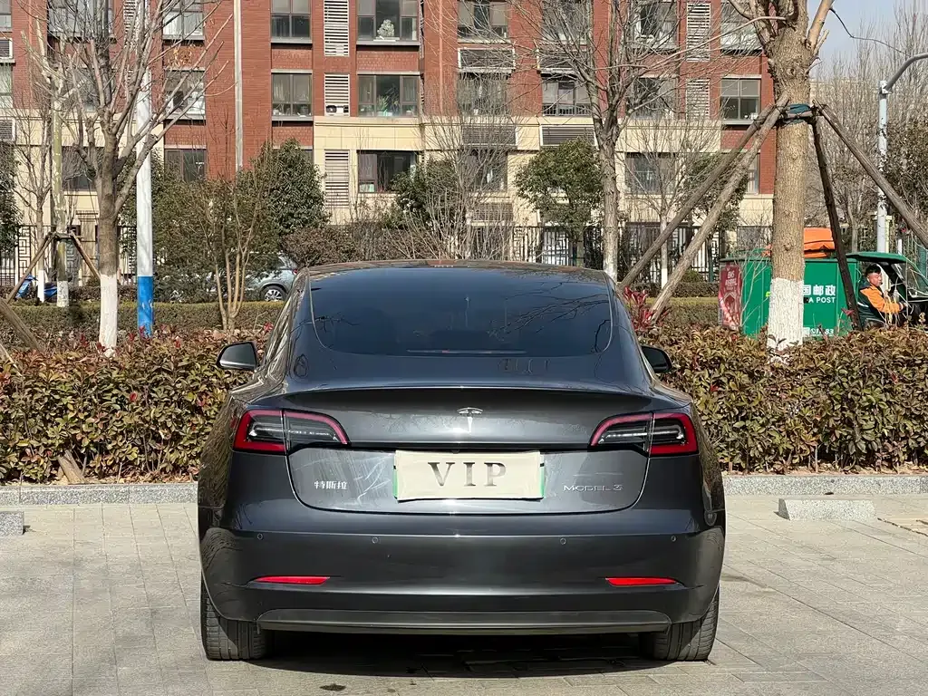 Tesla Model 3 — фото 5