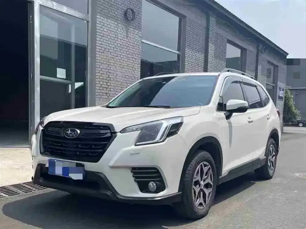 Subaru Forester — фото 1