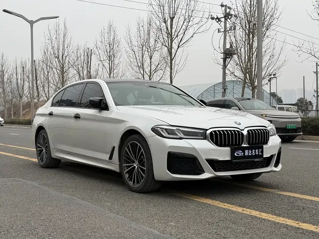 BMW 5 Series — фото 5