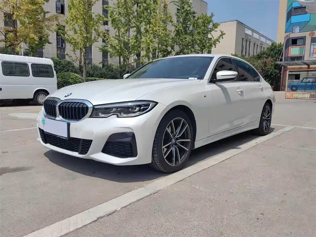 BMW 3 Series — фото 1
