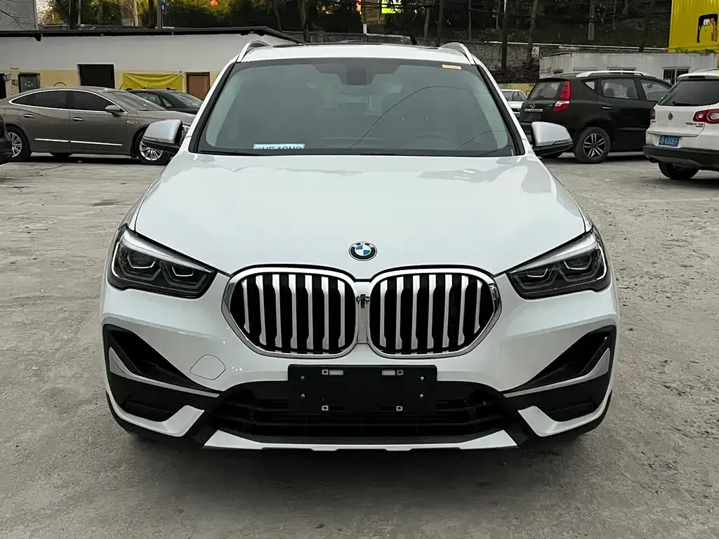 BMW X1 — фото 7