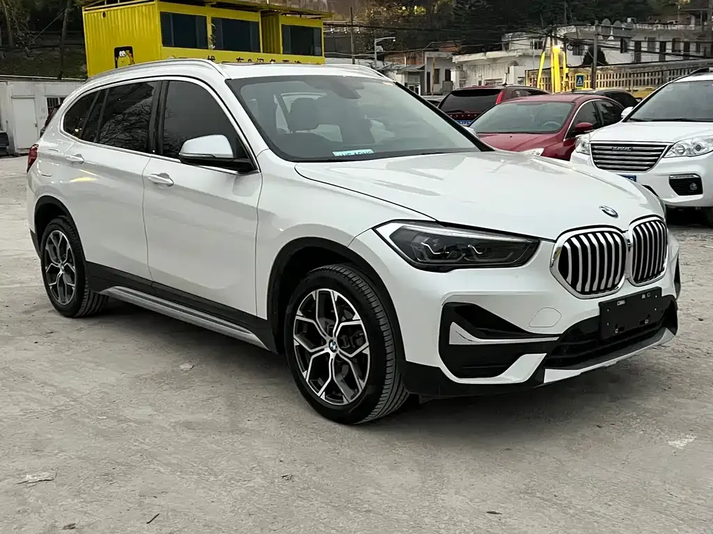 BMW X1 — фото 9